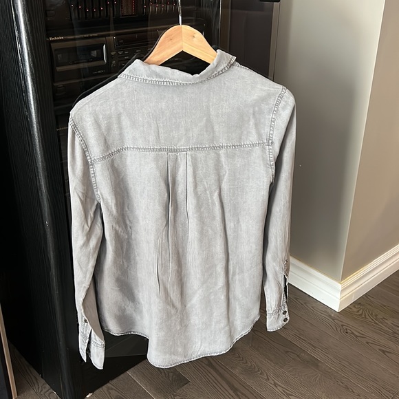 Grey buttoned down blouse - Picture 2 of 2